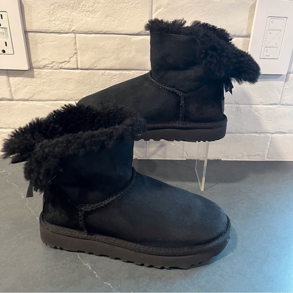 UGG sz 5 mini Bailey bow black suede bow tie boots - Picture 2 of 15